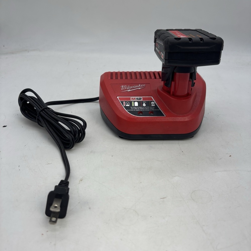 Milwaukee M12 Charger 48-59-2401 w/ M12 XC3.0 Battery Tested Working